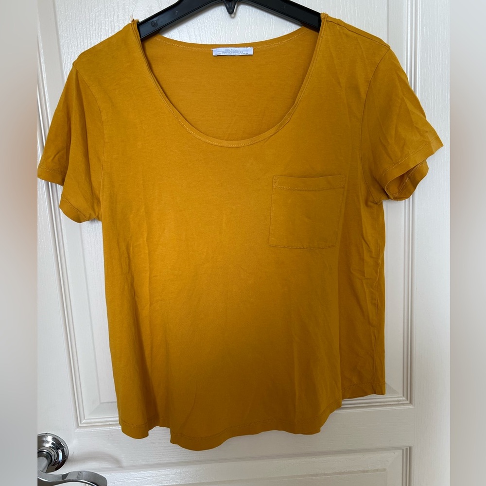 Zara Mustard Yellow Scoop Neck T-Shirt Size S
